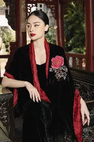 Khăn Nhung - Sự Lựa Chọn Sang Trọng Cho Cuộc Sống Hiện Đại