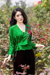Váy nhung biểu tượng của sự tinh tế và quý phái